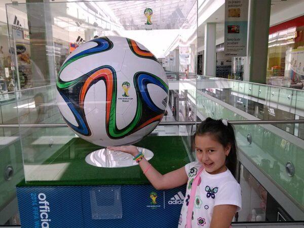 Nevena Đurić Planeta fudbala da dlanu Foto: Đurić Dragoljub - Đura