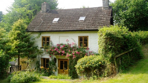 www.visitwales.com/holiday-accommodation