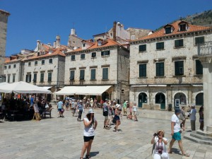 image-f330d65b4452e650d6ba552227b450aca8c3457040fdee3df17505038b5cd710-V