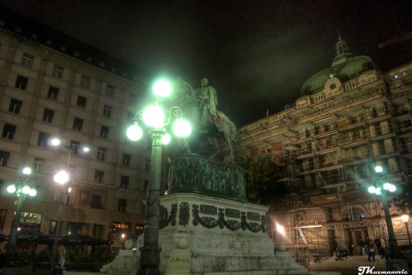 Beograd noću, Spomenik, Kod konja, Miihailo Obrenović, svetlo, sijalica, zgrada, centar, 