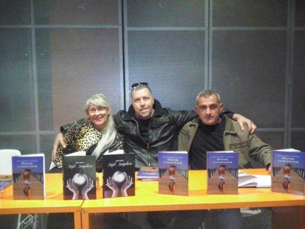 Sa konferencije za štampu u Rijeci povodom promocije moje knjige i Mirjane Mirush Tachlinski 28.03.2014. godine.