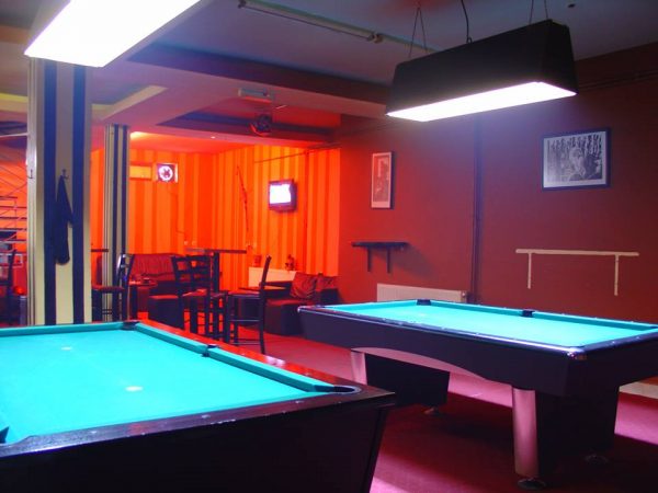 Caffe biliards club "Darkwood"